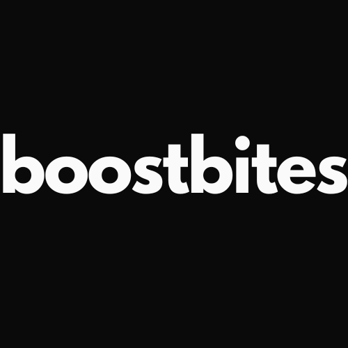 Weißer Text "boostbites" auf schwarzem Hintergrund.
