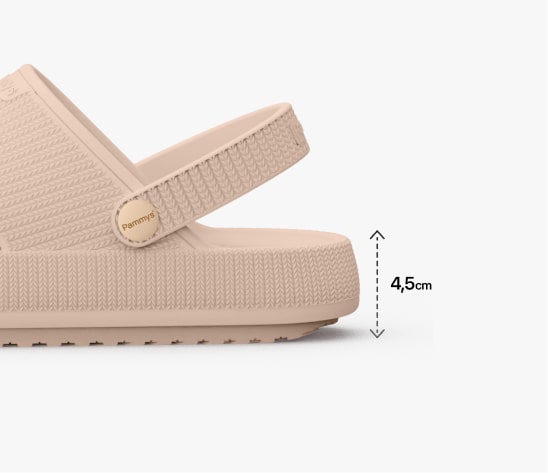 Beige sandal with a 4.5 cm platform heel, side view.