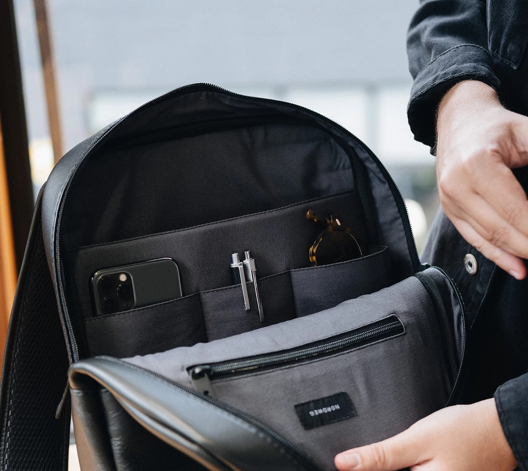 Mochila de couro Slim Workplace NW108 Nordweg com bolsos organizadores internos para acessórios e itens essenciais