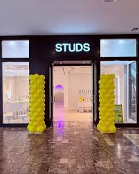An image of the storefront at our Rockefeller Center studio.