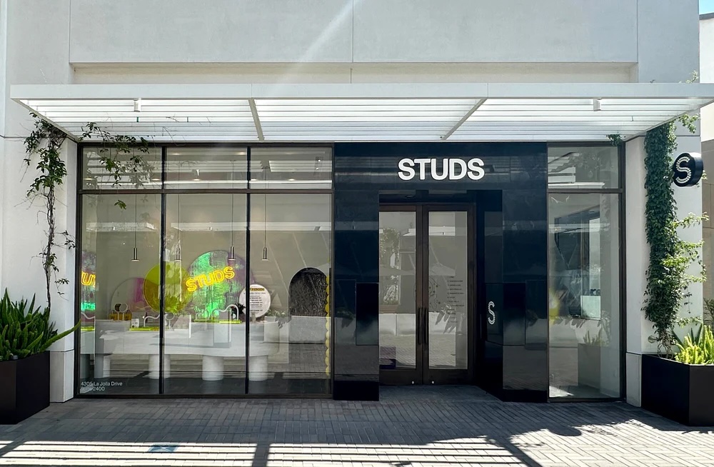 An image of the storefront at our Rockefeller Center studio.
