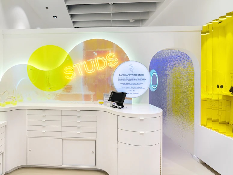 An image of the storefront at our Rockefeller Center studio.