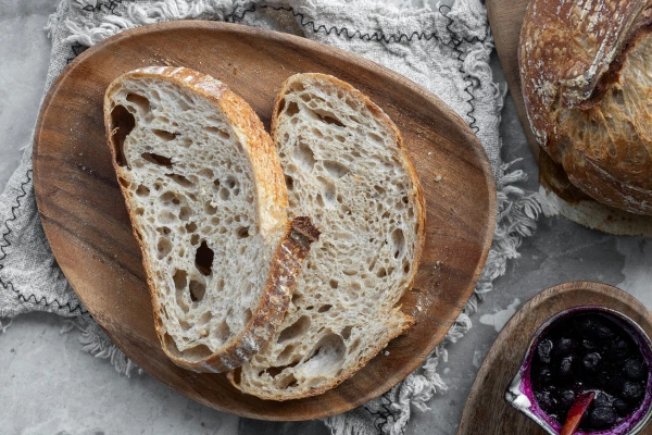 How to increase nutrient absorption - sourdough bread and berry compote