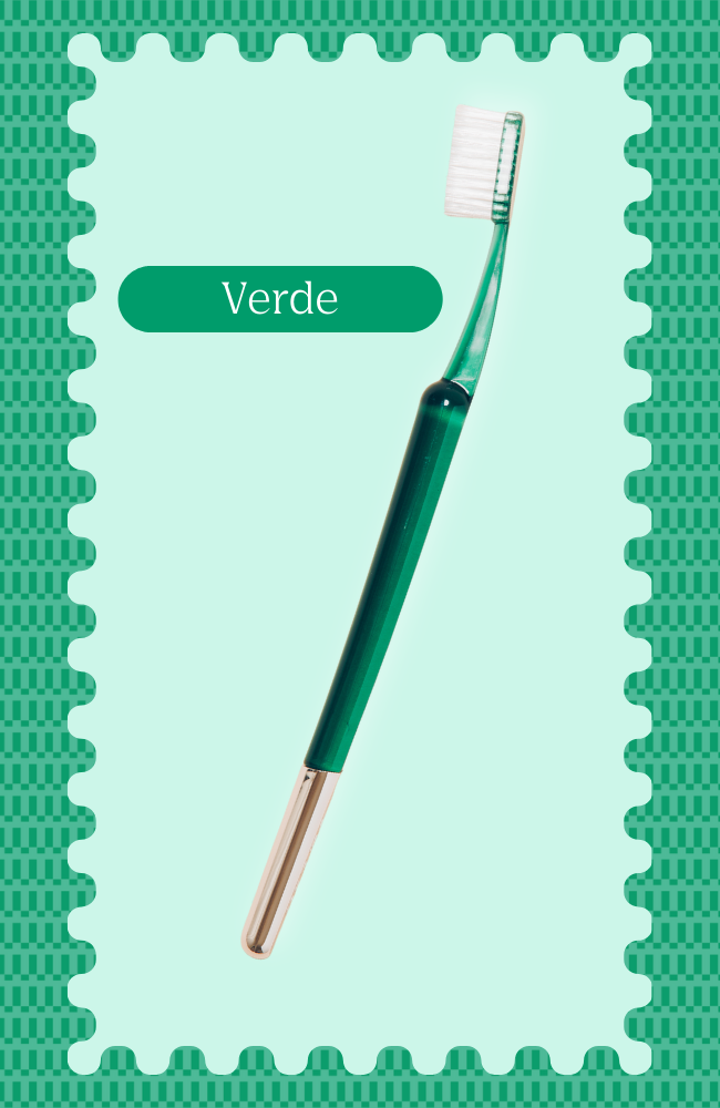 Green toothbrush on teal background with the word 'Verde' displayed.