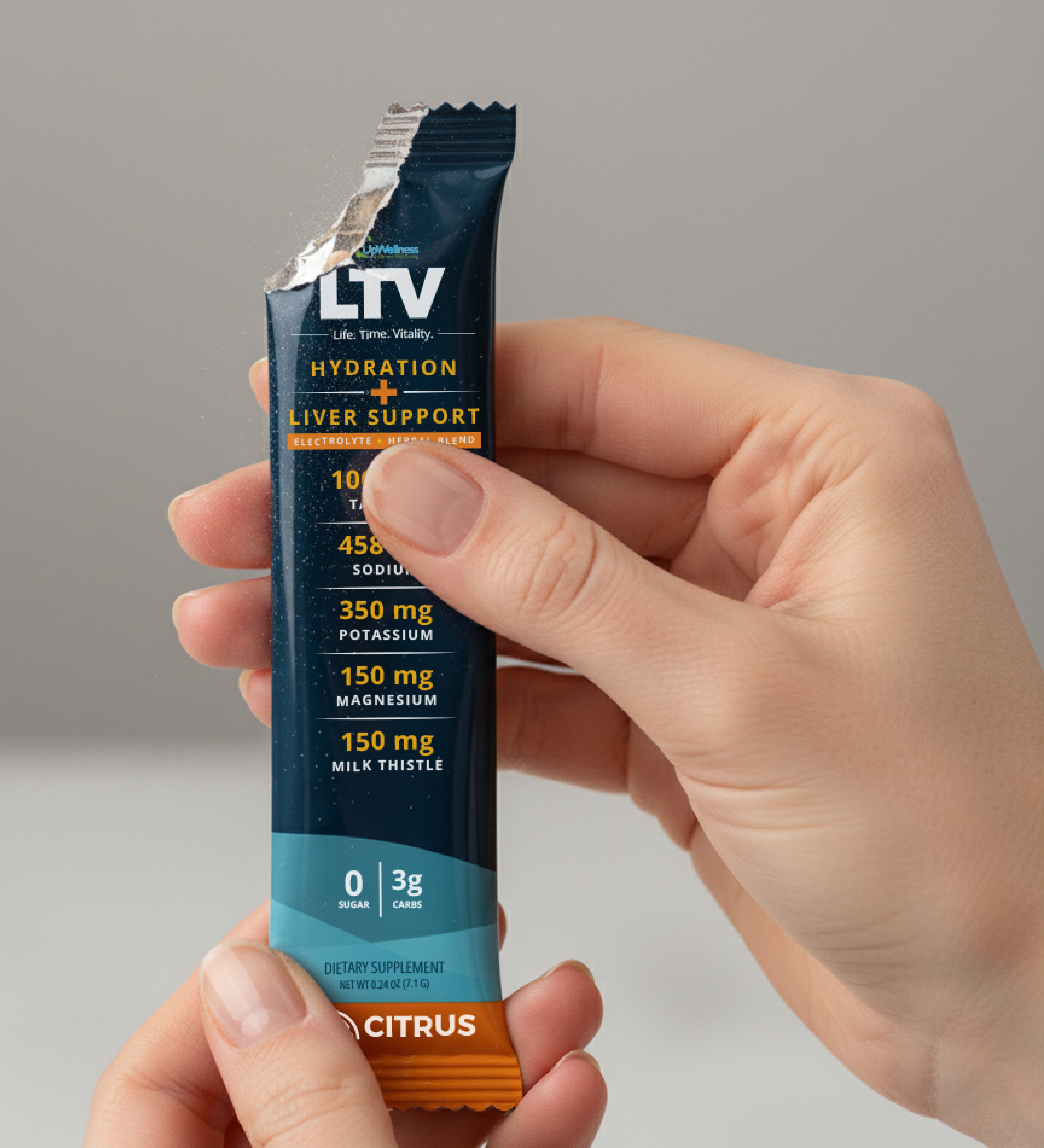 Illustration of two packets pouring powder into a glass of water.