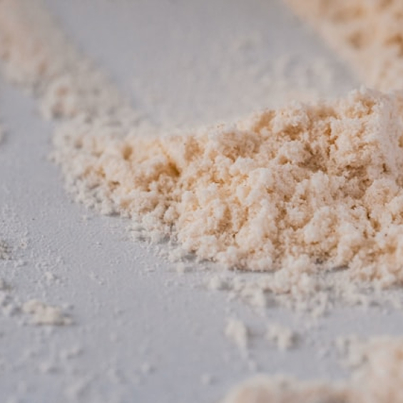Loose B-vitamin powder, the non-synthetic energy vitamins in OFFFIELD energy gummies