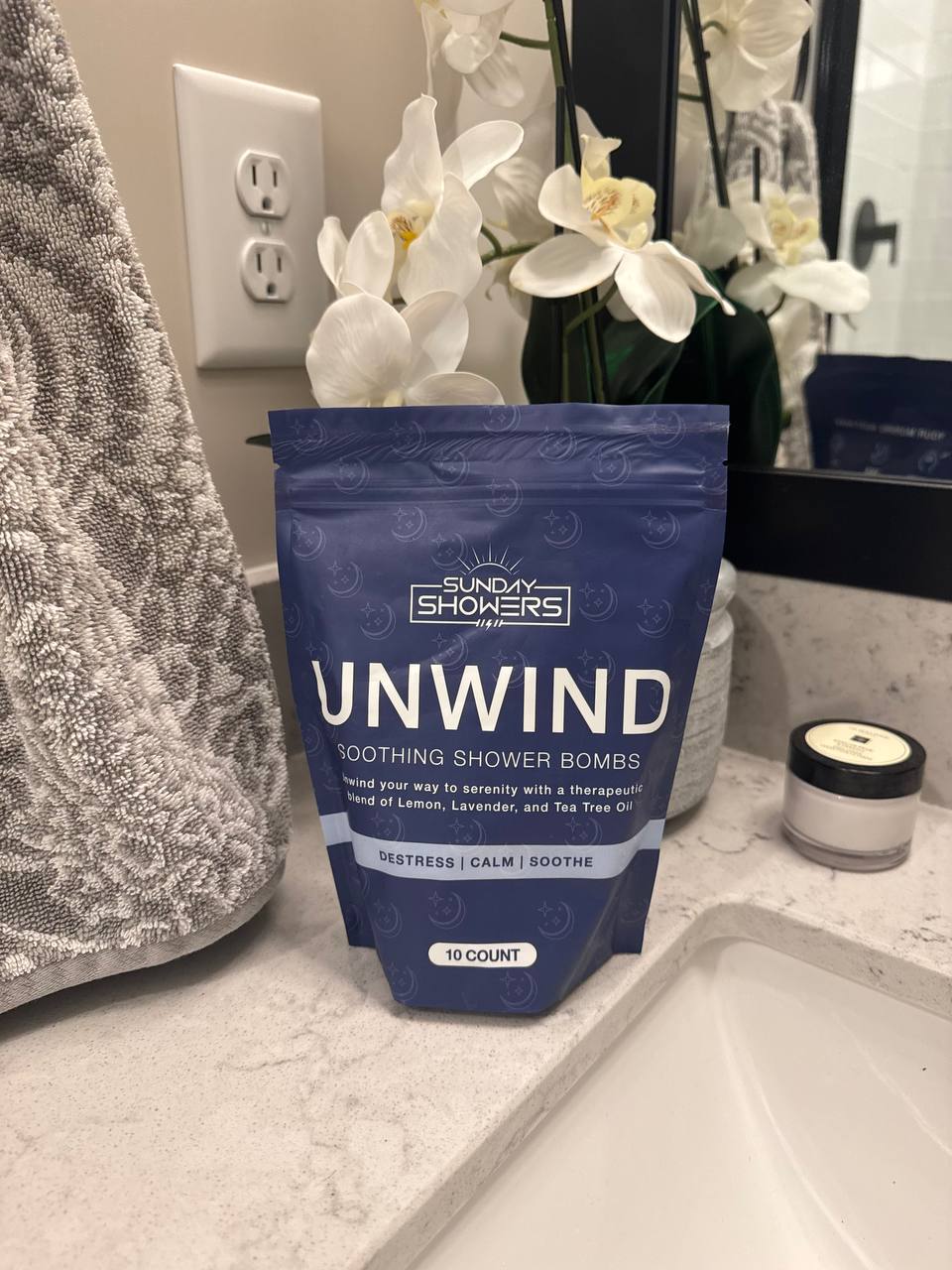 Unwind shower bombs for sleep, lavender and lemon