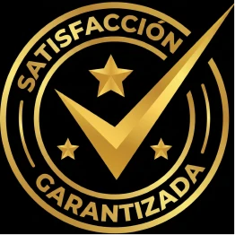 A gold seal on a black background with the Spanish text 'Satisfacción Garantizada', a checkmark, and stars.