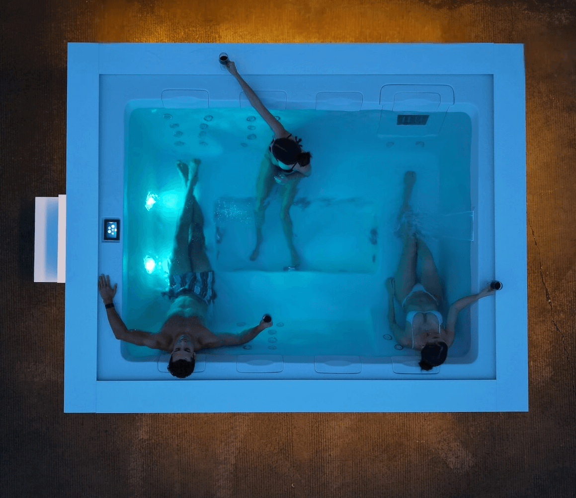 Casa Blui spa glowing in the evening.