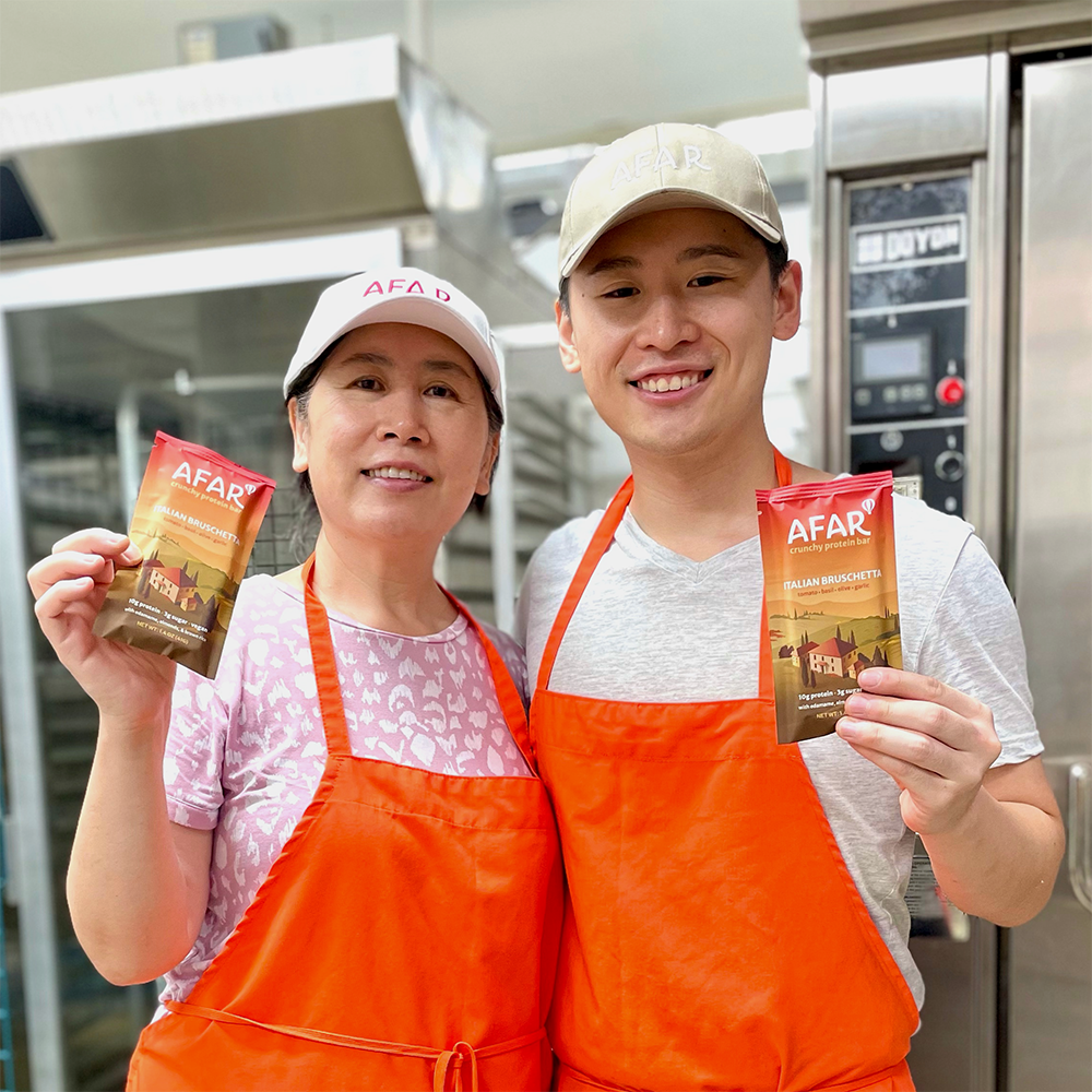 Afar Foods founder Gene Zhu with his mom, Min