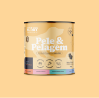 A can of Buddy Nutrition's 'Pele & Pelagem' dog supplement against a light orange background.