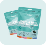 Two teal pouches of 'Digestão & Flora Intestinal' dog supplements against a light blue background.