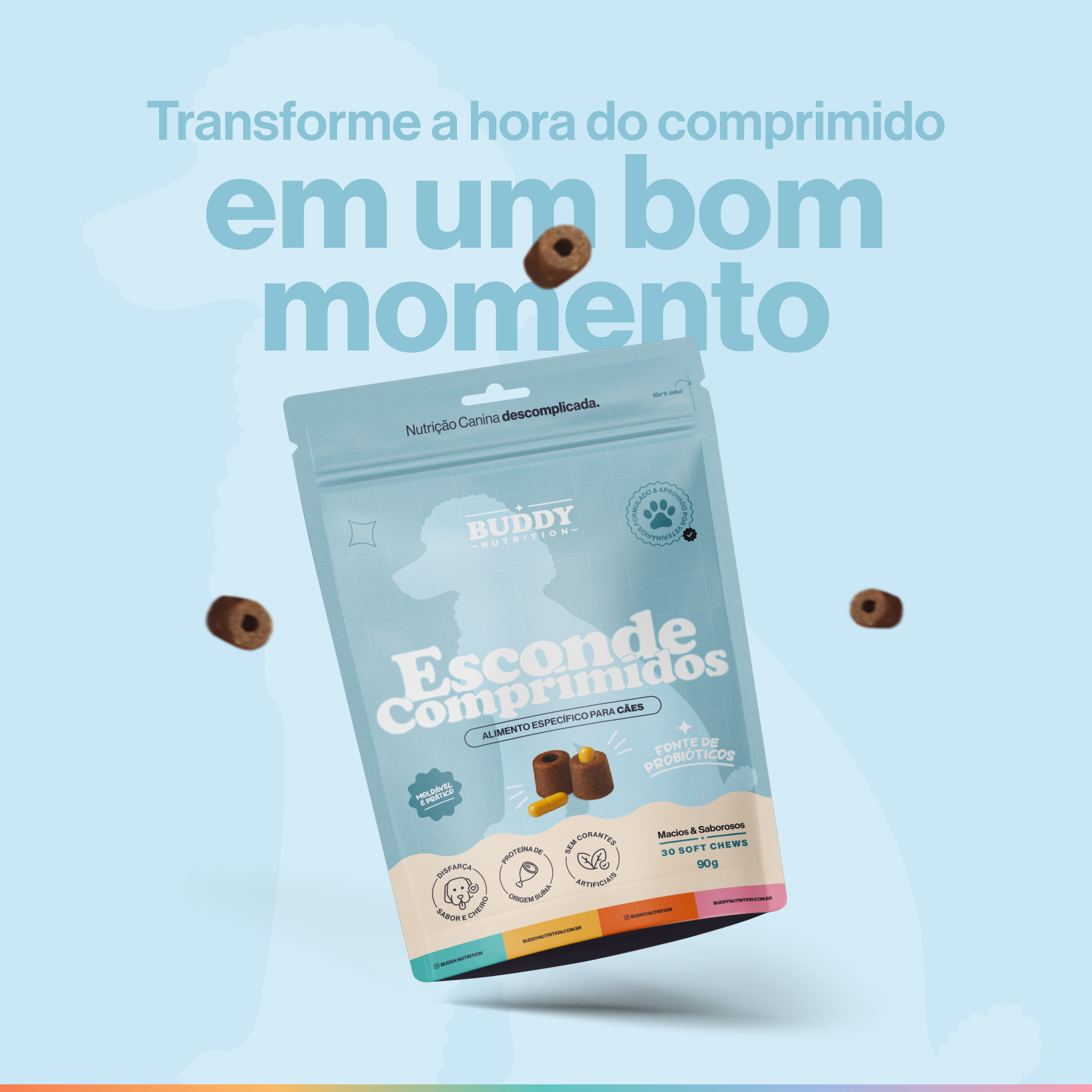 A pouch of Buddy Nutrition Esconde Comprimidos dog treats, designed to hide pills, against a blue background.