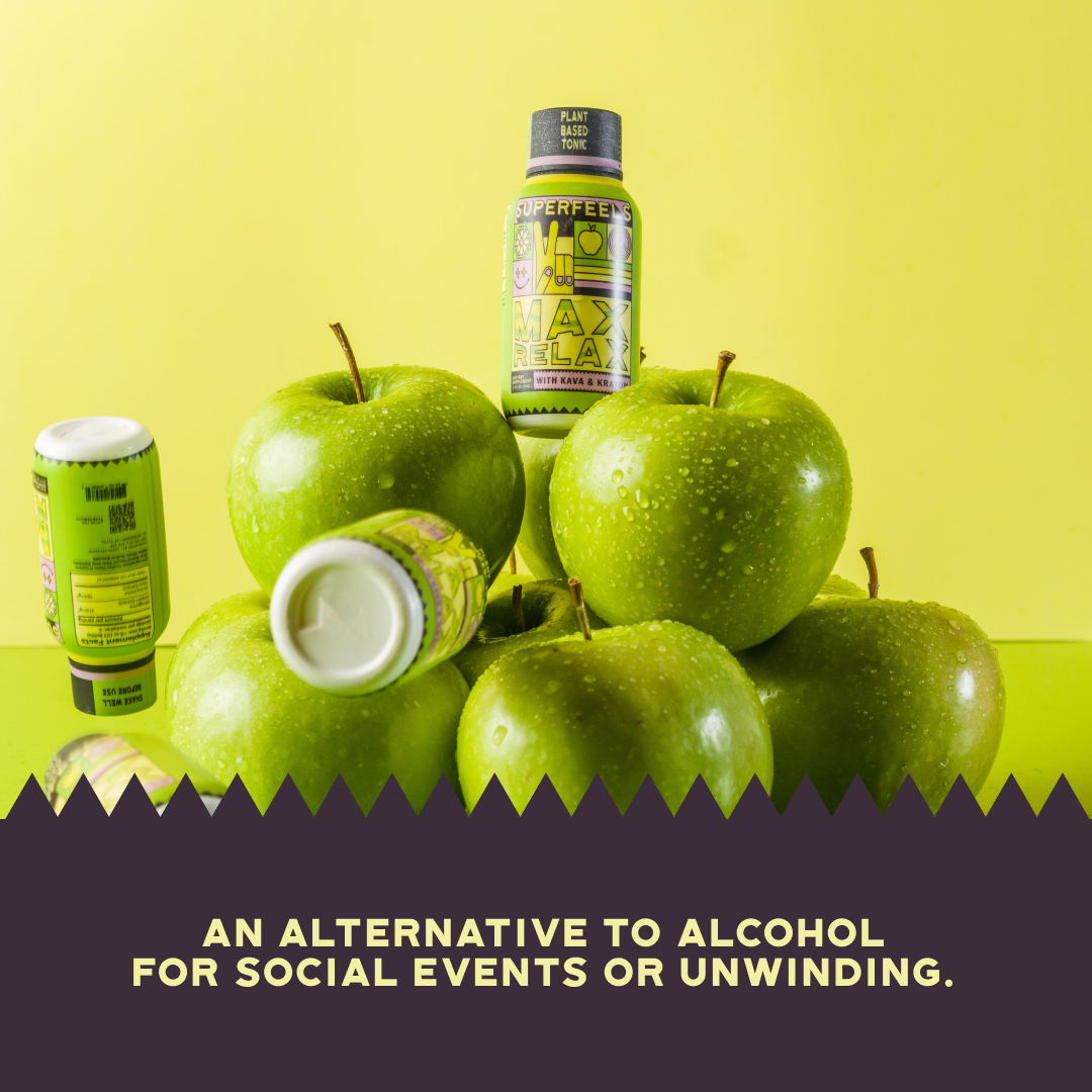 Green apples with tonic bottles, yellow background, text: alternative to alcohol.
