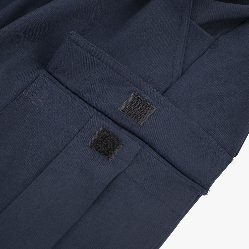 Vet scrub pants with six pockets