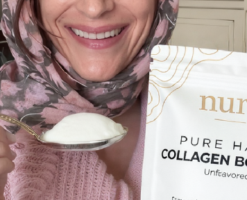 Person holding a spoon of white powder and a collagen product package.