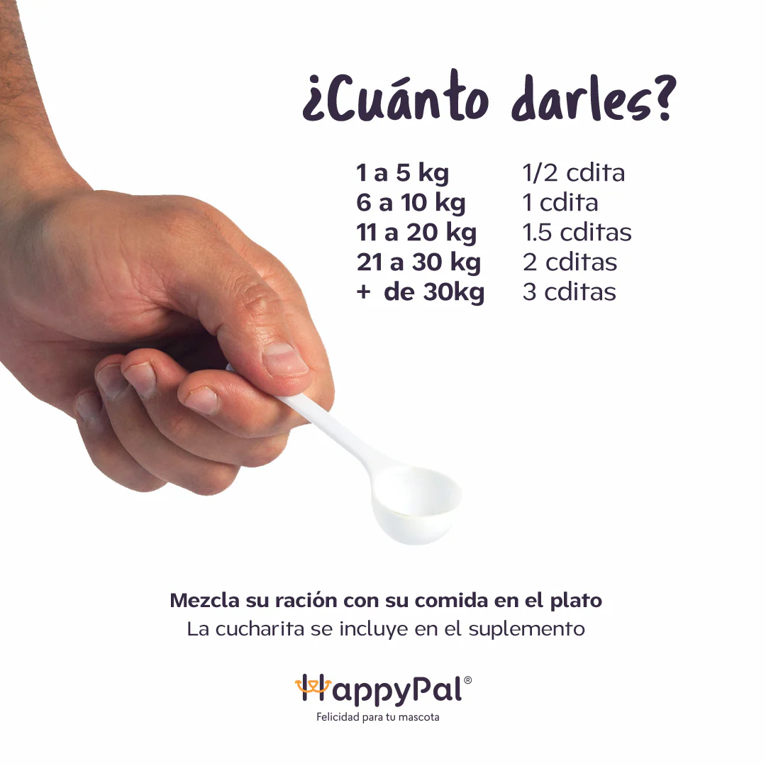Hand holding a small white spoon with dosage instructions in Spanish.
