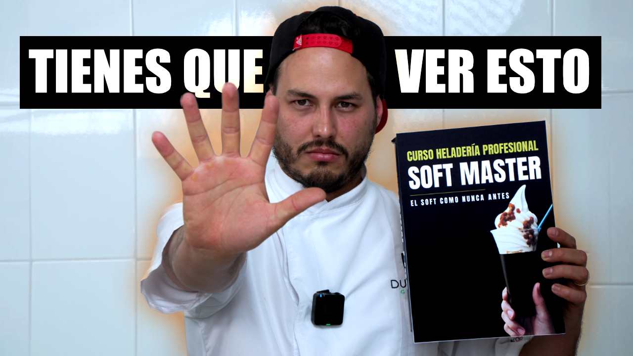 Person holding a book titled 'Soft Master' with hand raised, text above reads 'Tienes que ver esto'.