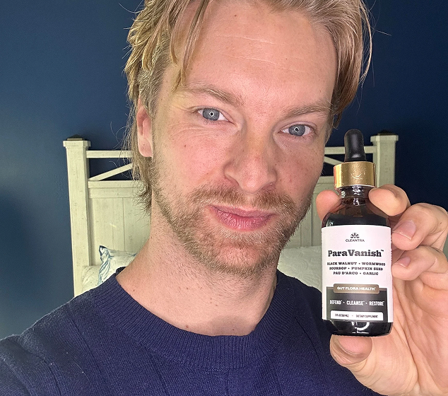 Nikolas holding Cleantra product