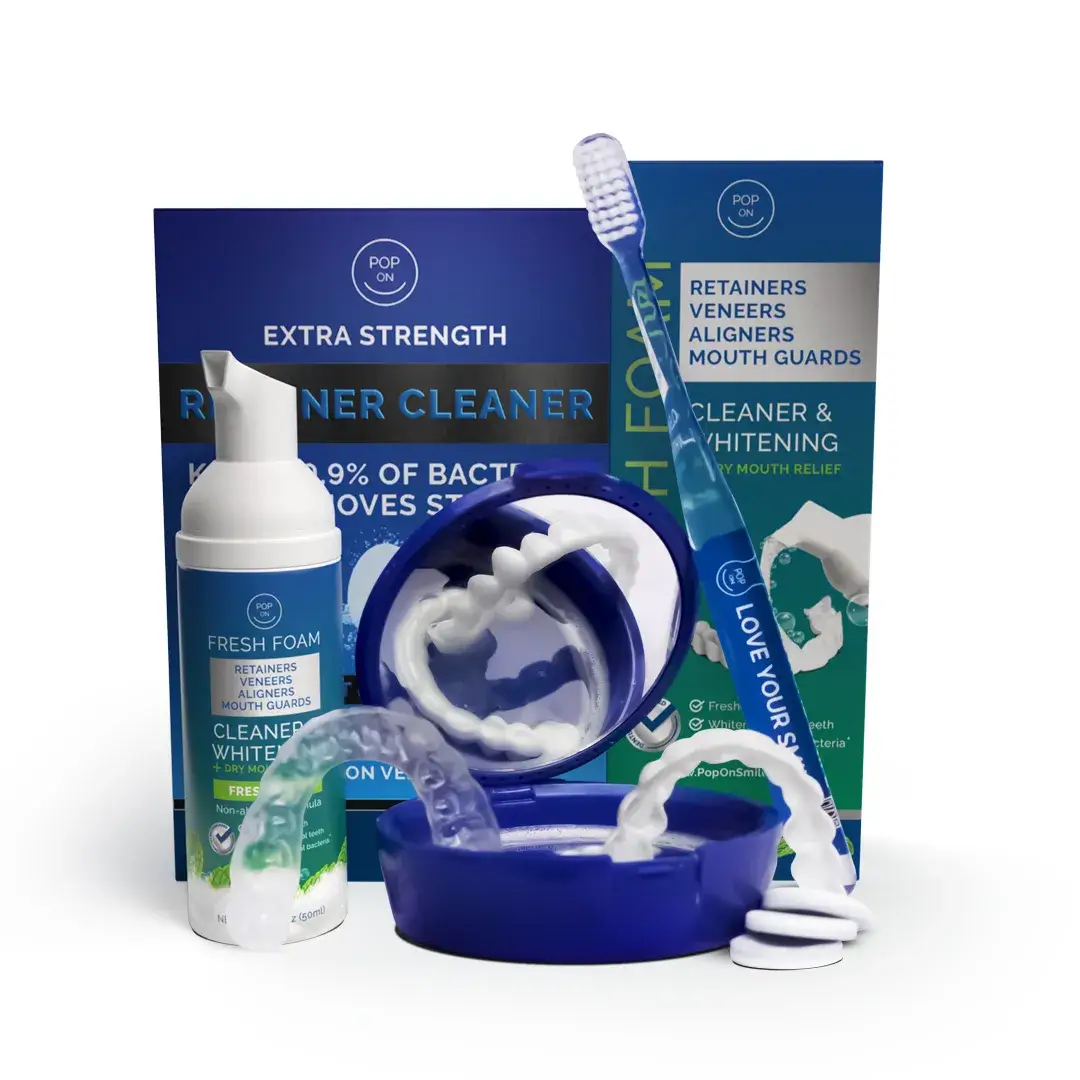 Kit de limpieza dental con espuma, cepillo de dientes y estuche para retenedores.